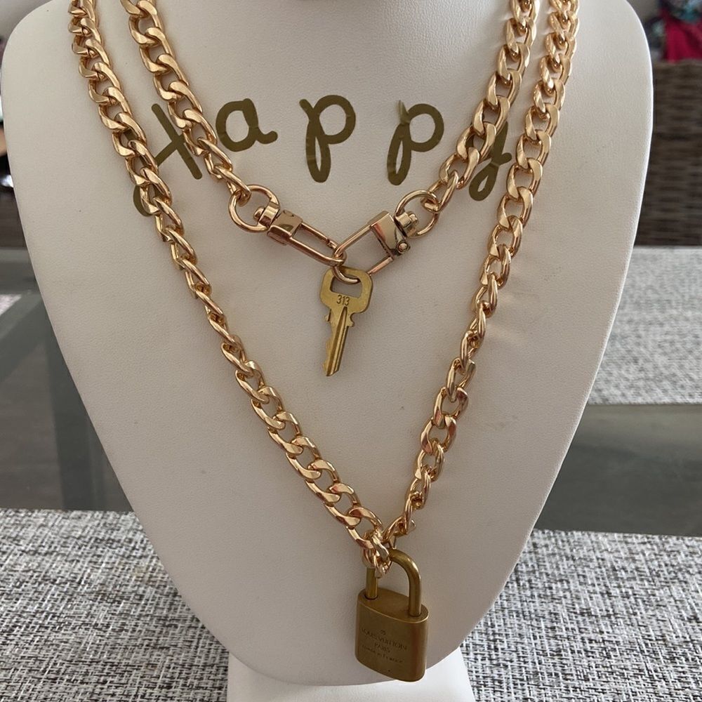 Lv Key Lock And Key With 2 Unbranded Chains - image 4
